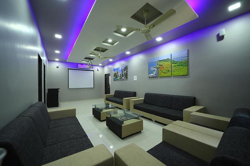 Hotel Sourabh Garden Shirol Exterior foto