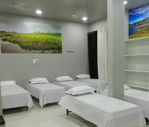 Hotel Sourabh Garden Shirol Exterior foto