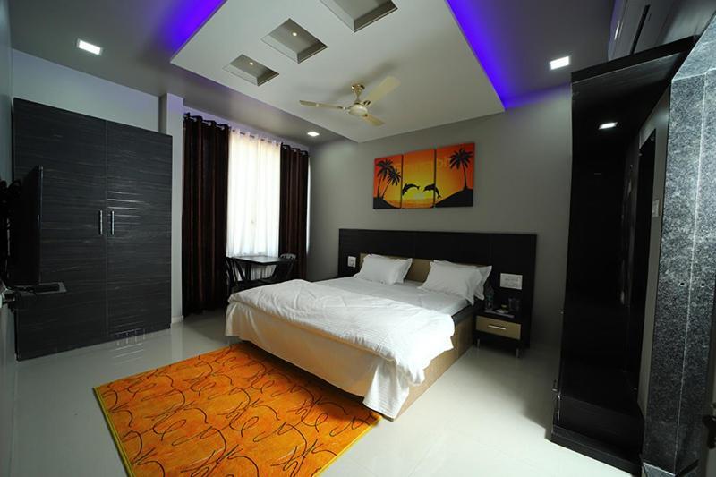Hotel Sourabh Garden Shirol Exterior foto